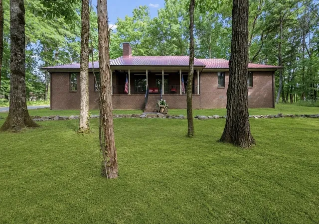 Photo 3 of Single family home for sale at 2501 Huntsville Hwy, Fayetteville, TN 37334 | MLS# 3611126 | Listing updated on 2026-10-03