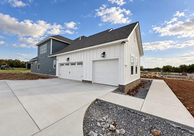 Photo 3 of Single family home for sale at 401 Eyak Ln, Murfreesboro, TN 37129 | MLS# 3611424 | Listing updated on 2026-10-04