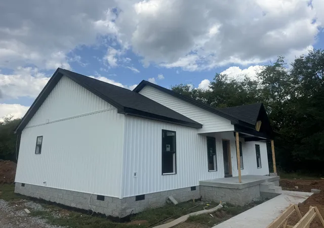 Photo 3 of Single family home for sale at 2114 Laws Hl Cir, Lewisburg, TN 37091 | MLS# 3611804 | Listing updated on 2026-10-06