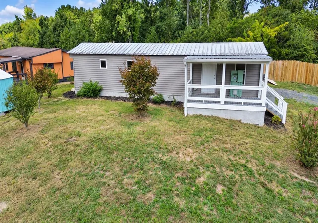 Photo 1 of Manufactured home for sale at 1301 Dockery Ln Se, Cleveland, TN 37323 | MLS# 3611147 | Listing updated on 2026-10-03
