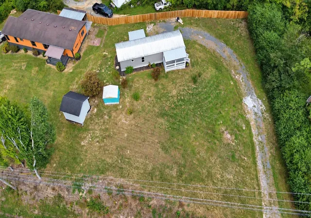 Photo 13 of Manufactured home for sale at 1301 Dockery Ln SE, Cleveland, TN 37323 | MLS# 3611147 | Listing updated on 2026-10-03