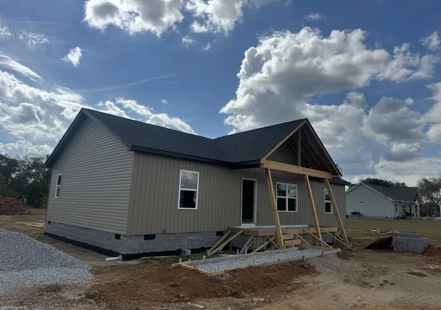 Photo 1 of Single family home for sale at 2113 Laws Hl Cir, Lewisburg, TN 37091 | MLS# 3611435 | Listing updated on 2026-10-05