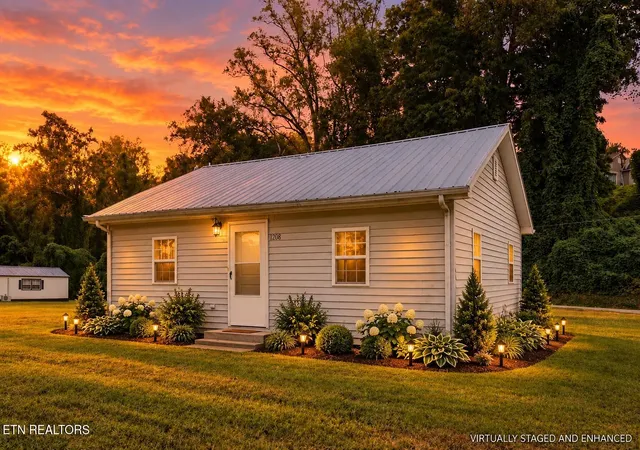 Photo 4 of Single family home for sale at 1208 Old Roane St, Harriman, TN 37748 | MLS# 3611173 | Listing updated on 2026-10-03