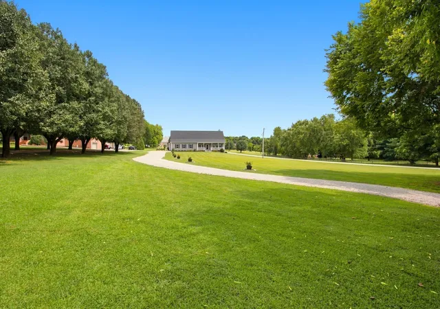 Photo 2 of Single family home for sale at 3816 Petty Ln, Columbia, TN 38401 | MLS# 3611193 | Listing updated on 2026-10-03