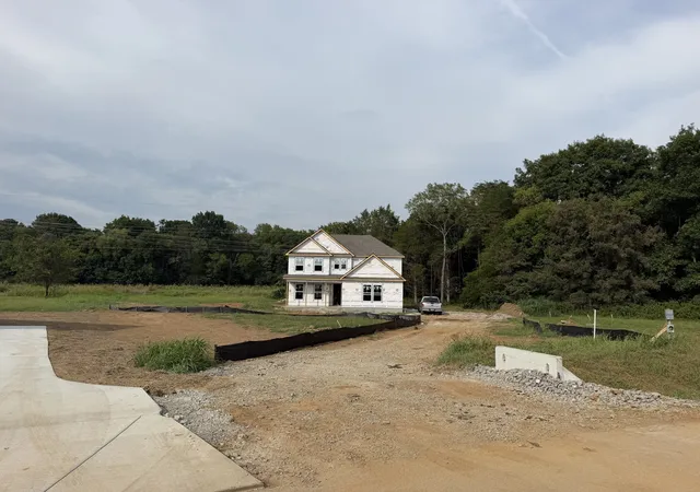 Photo 3 of Single family home for sale at 1433 Charles Dr, Chapel Hill, TN 37034 | MLS# 3611222 | Listing updated on 2026-10-03