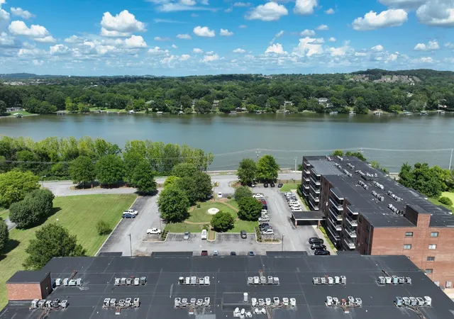 Photo 2 of Condo for sale at 200 Sanders Fry Rd #1210, Hendersonville, TN 37075 | MLS# 3611244 | Listing updated on 2026-10-03