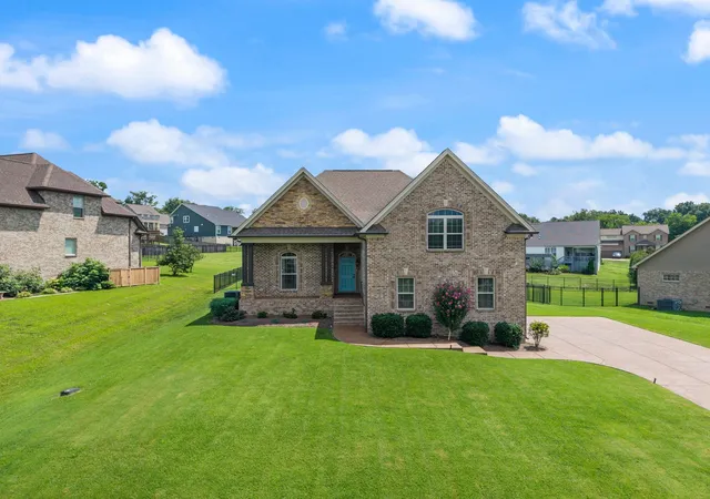 Photo 2 of Single family home for sale at 831 Manner Ln, Lebanon, TN 37087 | MLS# 3611772 | Listing updated on 2026-10-06