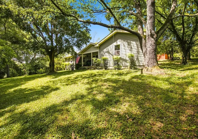 Photo 2 of Single family home for sale at 2390 Harlan Rd, Columbia, TN 38401 | MLS# 3611290 | Listing updated on 2026-10-03