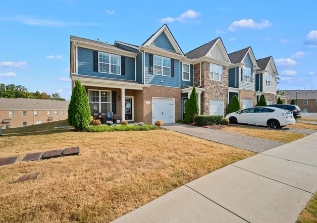 Photo 2 of Townhouse for sale at 3721 Timber Bark Ct, Smyrna, TN 37167 | MLS# 3611428 | Listing updated on 2026-10-04