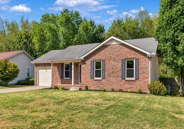 Photo 2 of Single family home for sale at 2678 Keyland Dr, Clarksville, TN 37040 | MLS# 3611335 | Listing updated on 2026-10-10