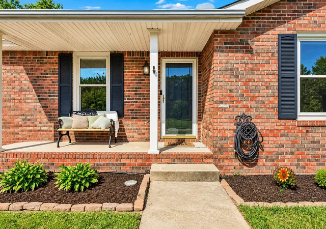 Photo 4 of Single family home for sale at 2678 Keyland Dr, Clarksville, TN 37040 | MLS# 3611335 | Listing updated on 2026-10-10