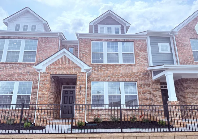Photo 1 of Townhouse for sale at 2718 Willowoak Trl #2503, Murfreesboro, TN 37129 | MLS# 3611295 | Listing updated on 2026-10-03