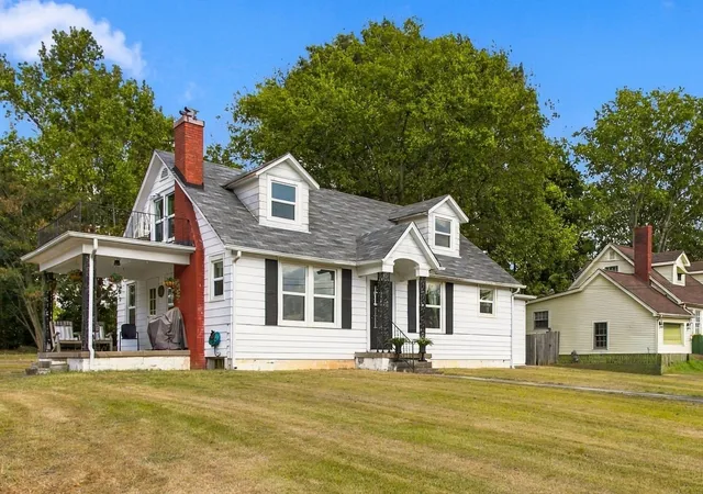 Photo 1 of Single family home for sale at 406 Adams Ave, Mount Pleasant, TN 38474 | MLS# 3611312 | Listing updated on 2026-10-04