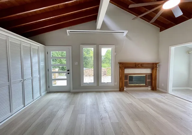 Photo 4 of Single family home for sale at 713 Lower Cravens Ter, Chattanooga, TN 37409 | MLS# 3611303 | Listing updated on 2026-10-28