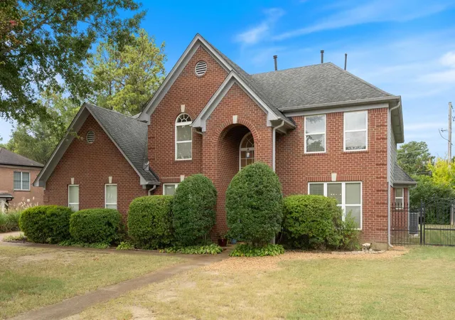 Photo 3 of Single family home for sale at 8087 Cambury Cv, Germantown, TN 38138 | MLS# 3611299 | Listing updated on 2026-10-03