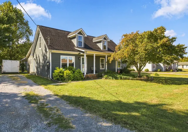 Photo 3 of Single family home for sale at 4207 Reed Downs Dr, Murfreesboro, TN 37129 | MLS# 3611327 | Listing updated on 2026-10-16