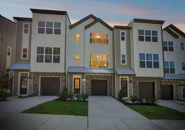 Photo 2 of Townhouse for sale at 2004 Sonya Ter, Nashville, TN 37209 | MLS# 3618764 | Listing updated on 2026-10-09