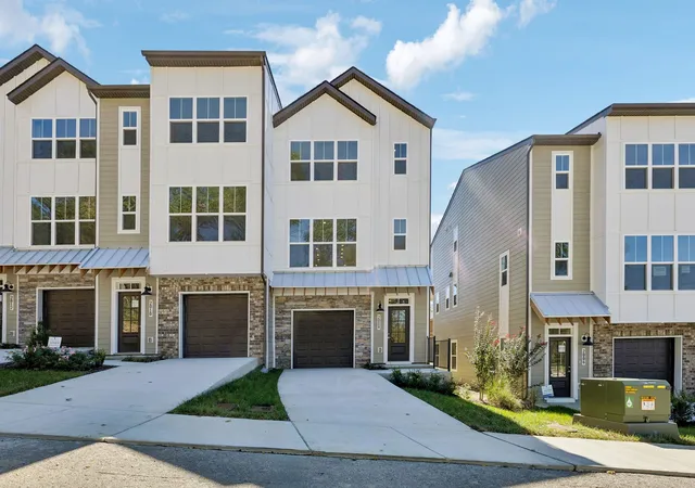 Photo 3 of Townhouse for sale at 2008 Sonya Ter, Nashville, TN 37209 | MLS# 3618761 | Listing updated on 2026-10-09