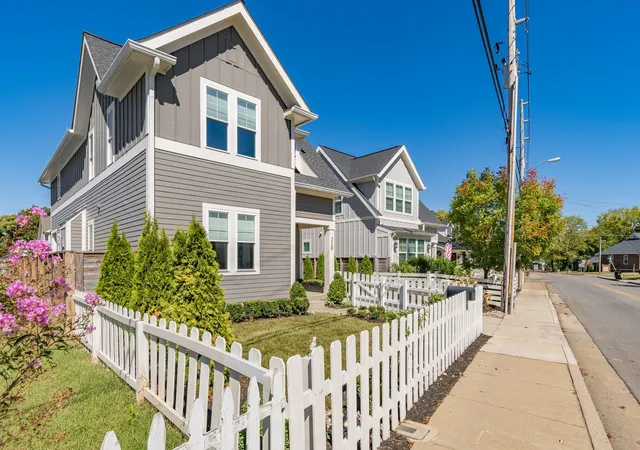 Photo 2 of Single family home for sale at 308 Natchez St, Franklin, TN 37064 | MLS# 3612045 | Listing updated on 2026-10-08