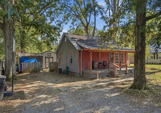 Photo 3 of Single family home for sale at 502 E Monroe St, Tullahoma, TN 37388 | MLS# 3611329 | Listing updated on 2026-10-09