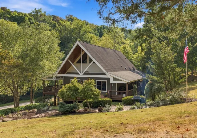 Photo 4 of Single family home for sale at 7834 Old Charlotte Pike, Nashville, TN 37209 | MLS# 3612085 | Listing updated on 2026-10-06