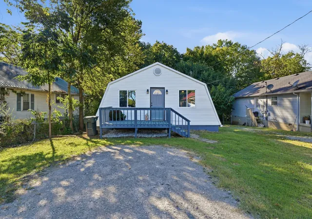 Photo 3 of Single family home for sale at 415 Durrett St, Springfield, TN 37172 | MLS# 3614467 | Listing updated on 2026-10-09