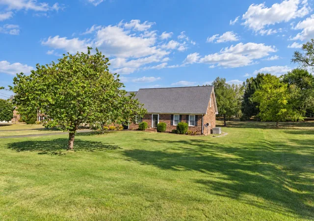 Photo 2 of Single family home for sale at 115 Herman Harrison Dr, Hendersonville, TN 37075 | MLS# 3611387 | Listing updated on 2026-10-08