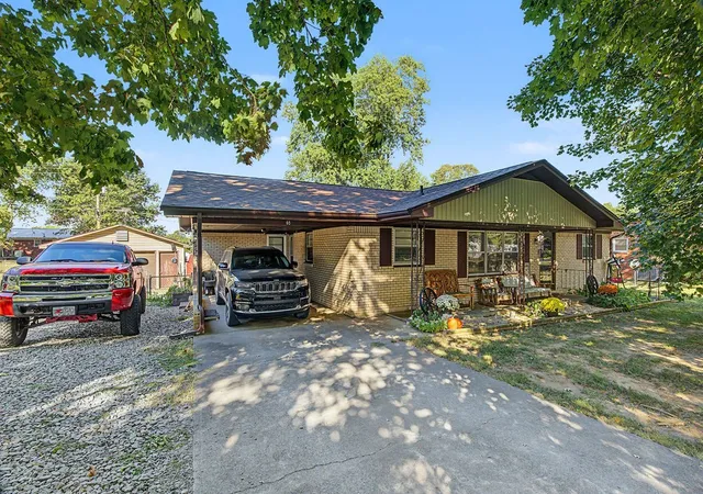 Photo 1 of Single family home for sale at 65 Glendale Dr, Cadiz, KY 42211 | MLS# 3611364 | Listing updated on 2026-10-04