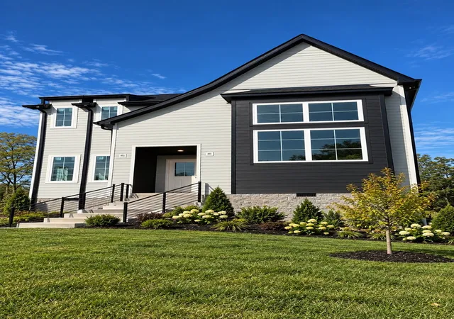 Photo 1 of Single family home for sale at 1539 E Stewarts Ln, Nashville, TN 37218 | MLS# 3611368 | Listing updated on 2026-10-18