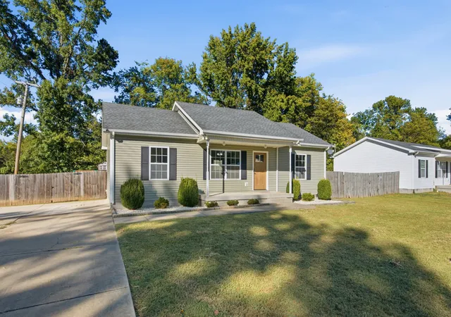 Photo 2 of Single family home for sale at 101 Brookside Dr, Dickson, TN 37055 | MLS# 3611376 | Listing updated on 2026-10-08