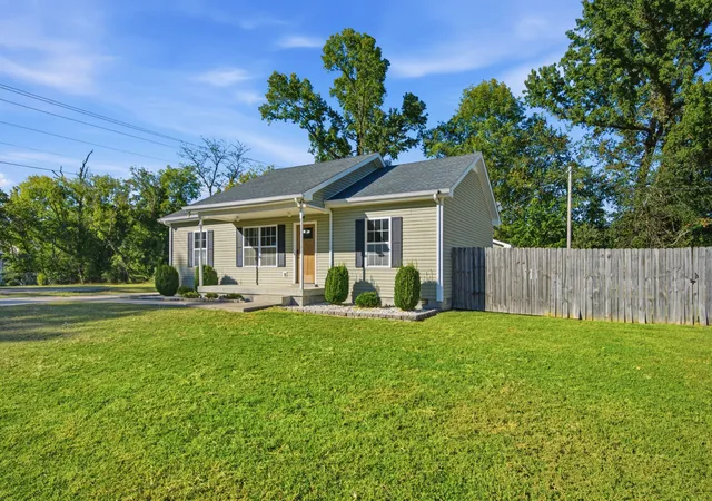 Photo 3 of Single family home for sale at 101 Brookside Dr, Dickson, TN 37055 | MLS# 3611376 | Listing updated on 2026-10-08