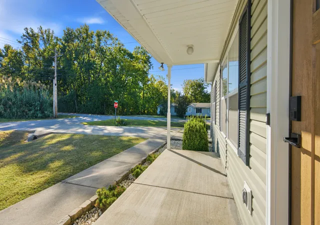 Photo 3 of Single family home for sale at 101 Brookside Dr, Dickson, TN 37055 | MLS# 3611376 | Listing updated on 2026-10-08