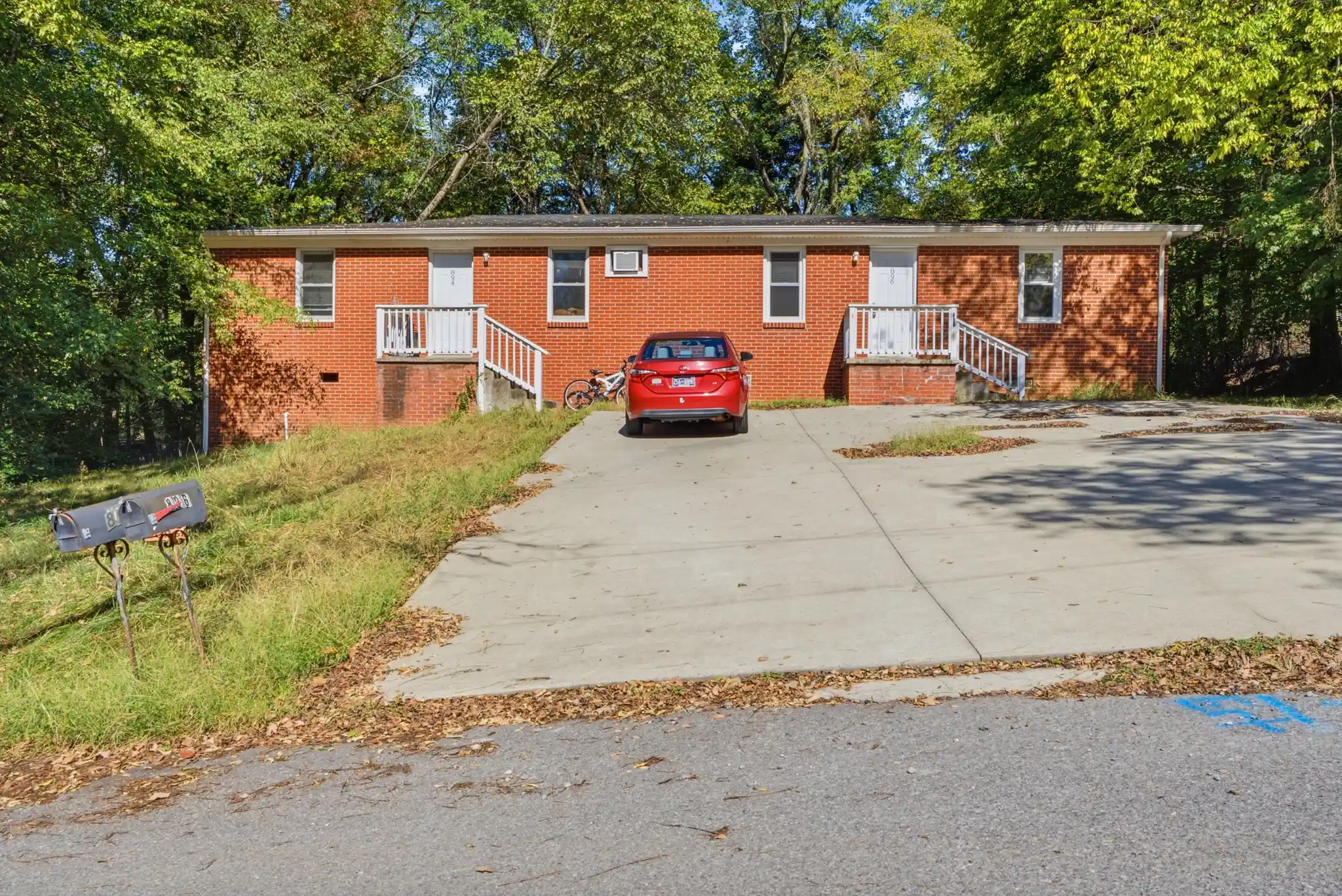 Listing Photo 2 - Condo for sale in 896 Locust Dr located at 896 Locust Dr, Clarksville, TN 37040 - Unit 896 Locust Dr