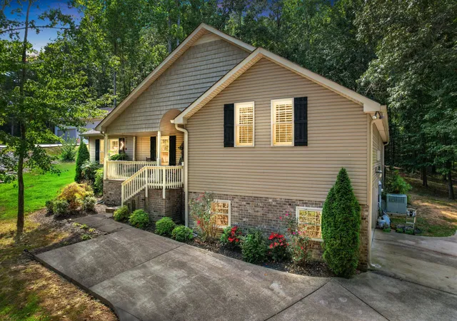 Photo 3 of Single family home for sale at 1021 Goldfinch Trl, Portland, TN 37148 | MLS# 3611373 | Listing updated on 2026-10-09
