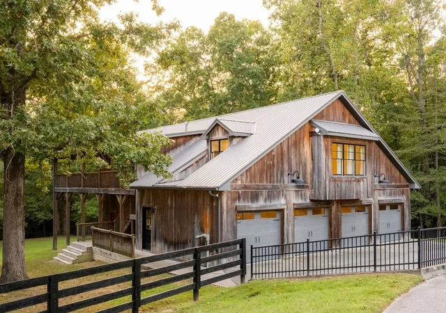 Photo 3 of House for sale at 5813 Bending Chestnut Rd, Franklin, TN 37064 | MLS# 3611386 | Listing updated on 2026-10-04