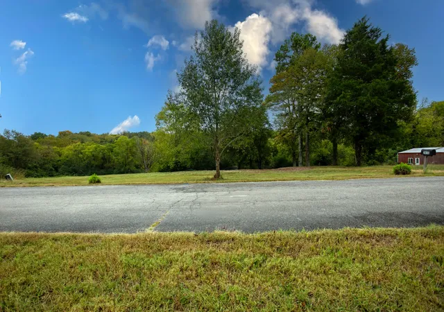 Photo 1 of Sale Pending at 2413 Steve Dr, Columbia, TN 38401 | MLS# 3611391 | Listing updated on 2026-10-08