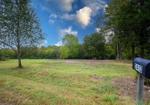 Photo 3 of Sale Pending at 2413 Steve Dr, Columbia, TN 38401 | MLS# 3611391 | Listing updated on 2026-10-08