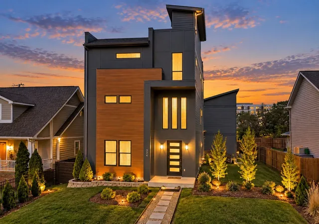Single family home for sale at 324 33rd Avenue N, Nashville, TN 37209 | MLS# 3613194