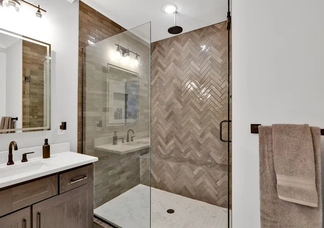 Photo 4 of Single family home for sale at 324 33rd Avenue N, Nashville, TN 37209 | MLS# 3613194 | Listing updated on 2026-10-09