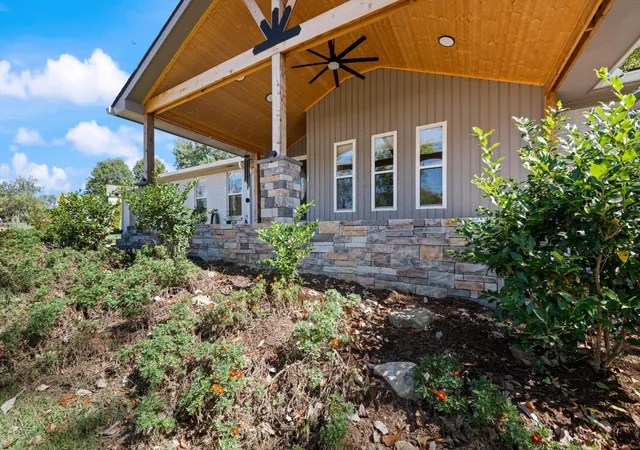 Photo 4 of Single family home for sale at 1037 S Brookside Dr, Gallatin, TN 37066 | MLS# 3611407 | Listing updated on 2026-10-06