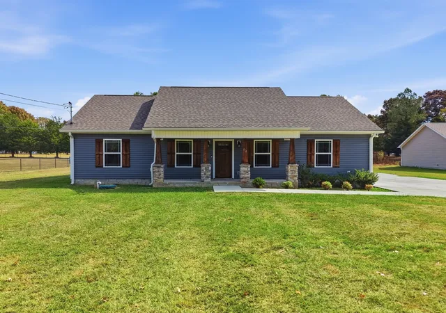 Photo 1 of Single family home for sale at 110 Reese St, Shelbyville, TN 37160 | MLS# 3611420 | Listing updated on 2026-10-04