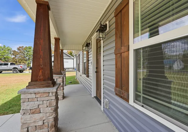 Photo 3 of Single family home for sale at 110 Reese St, Shelbyville, TN 37160 | MLS# 3611420 | Listing updated on 2026-10-04