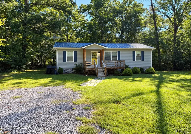 Photo 1 of Single family home for sale at 3412 Point Pleasant Rd, Newport, TN 37821 | MLS# 3611414 | Listing updated on 2026-10-04