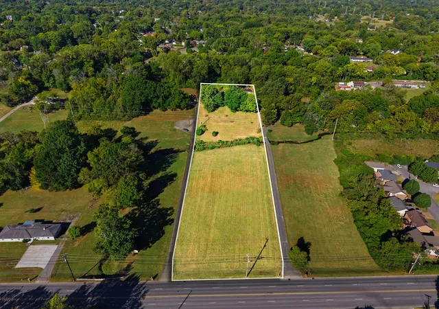 Photo 3 of Single family home for sale at 5407 Edmondson Pike, Nashville, TN 37211 | MLS# 3615370 | Listing updated on 2026-10-11
