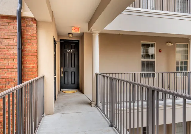 Condo for sale at 305 Seven Springs Way #302, Brentwood, TN 37027 | MLS# 3619814