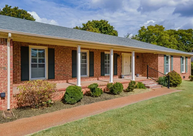 Photo 4 of Single family home for sale at 1408 Lyon St, Columbia, TN 38401 | MLS# 3611475 | Listing updated on 2026-10-07