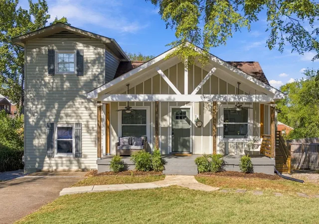 Photo 1 of Single family home for sale at 2916 Murray Cir, Nashville, TN 37216 | MLS# 3619615 | Listing updated on 2026-10-26