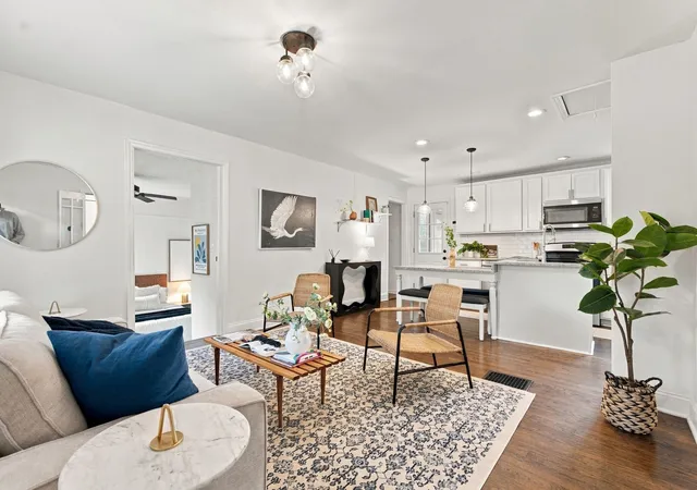 Photo 2 of Single family home for sale at 2916 Murray Cir, Nashville, TN 37216 | MLS# 3619615 | Listing updated on 2026-10-26