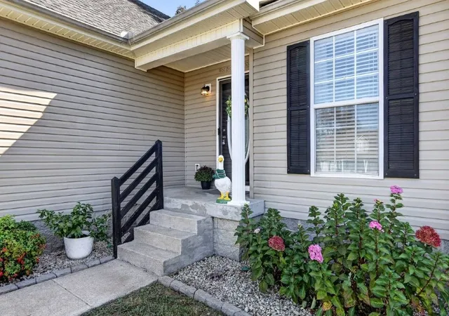 Single family home for sale at 132 Lorien Cir, Shelbyville, TN 37160 | MLS# 3615411