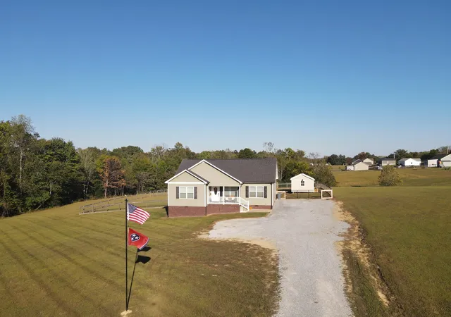 Photo 2 of Single family home for sale at 1193 Liberty Rd, Charlotte, TN 37036 | MLS# 3619267 | Listing updated on 2026-10-20